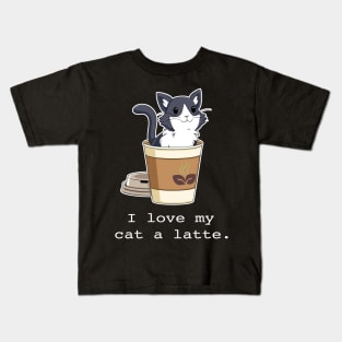 I love my cat a latte. Kids T-Shirt